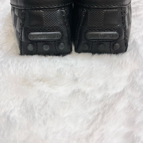 Mens Louis Vuitton loafers - Picture 8 of 9